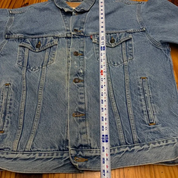 Levis Relaxed Trucker Jacket Mens XL Light Wash Blue Denim Cotton Vintage Style - Picture 6 of 15